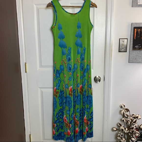 La Fete USA Sleeveless Accordion Pleat Maxi Dress Green Blue Pink - Picture 3 of 6
